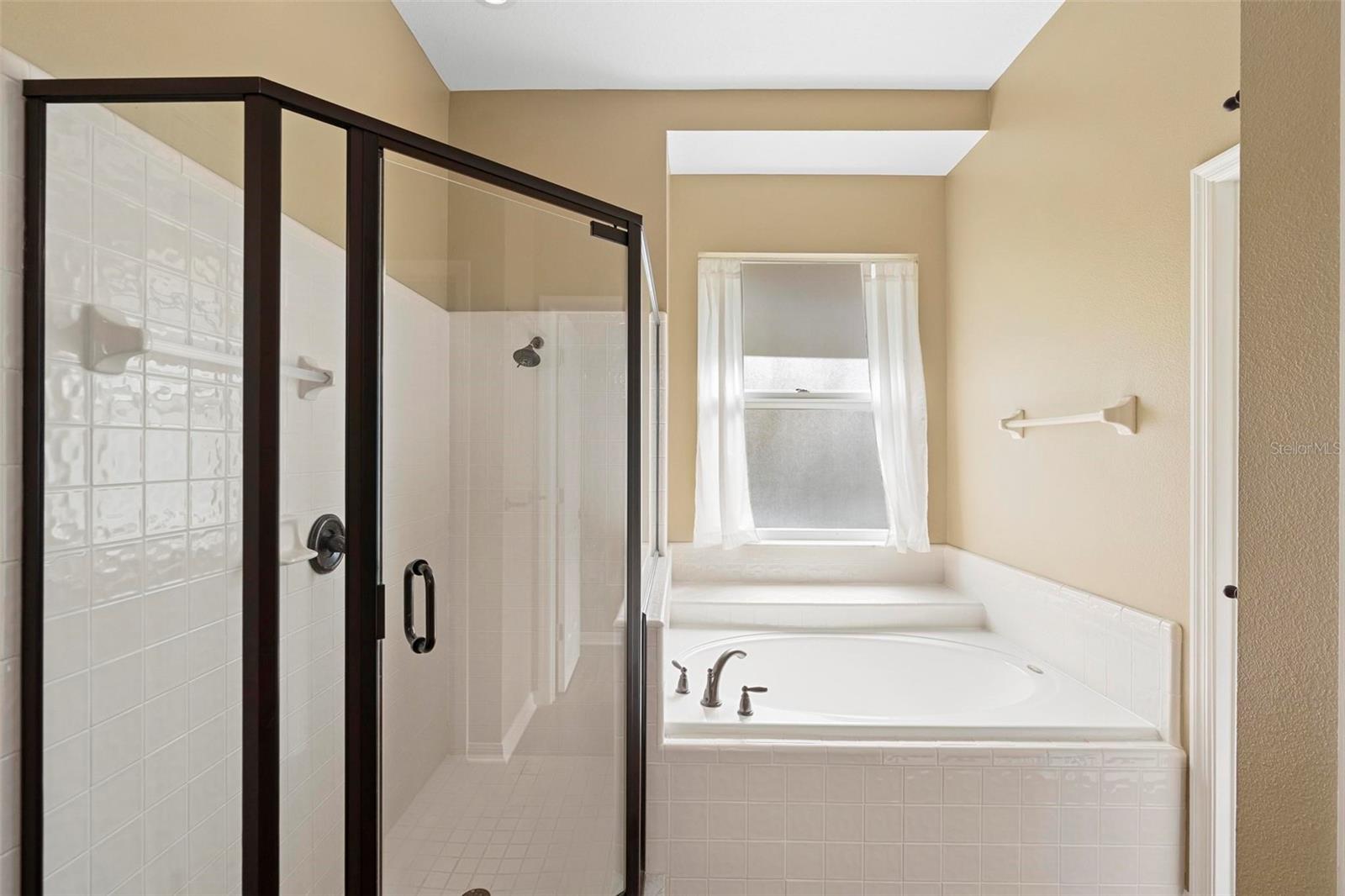 829 LAKEWORTH CIR