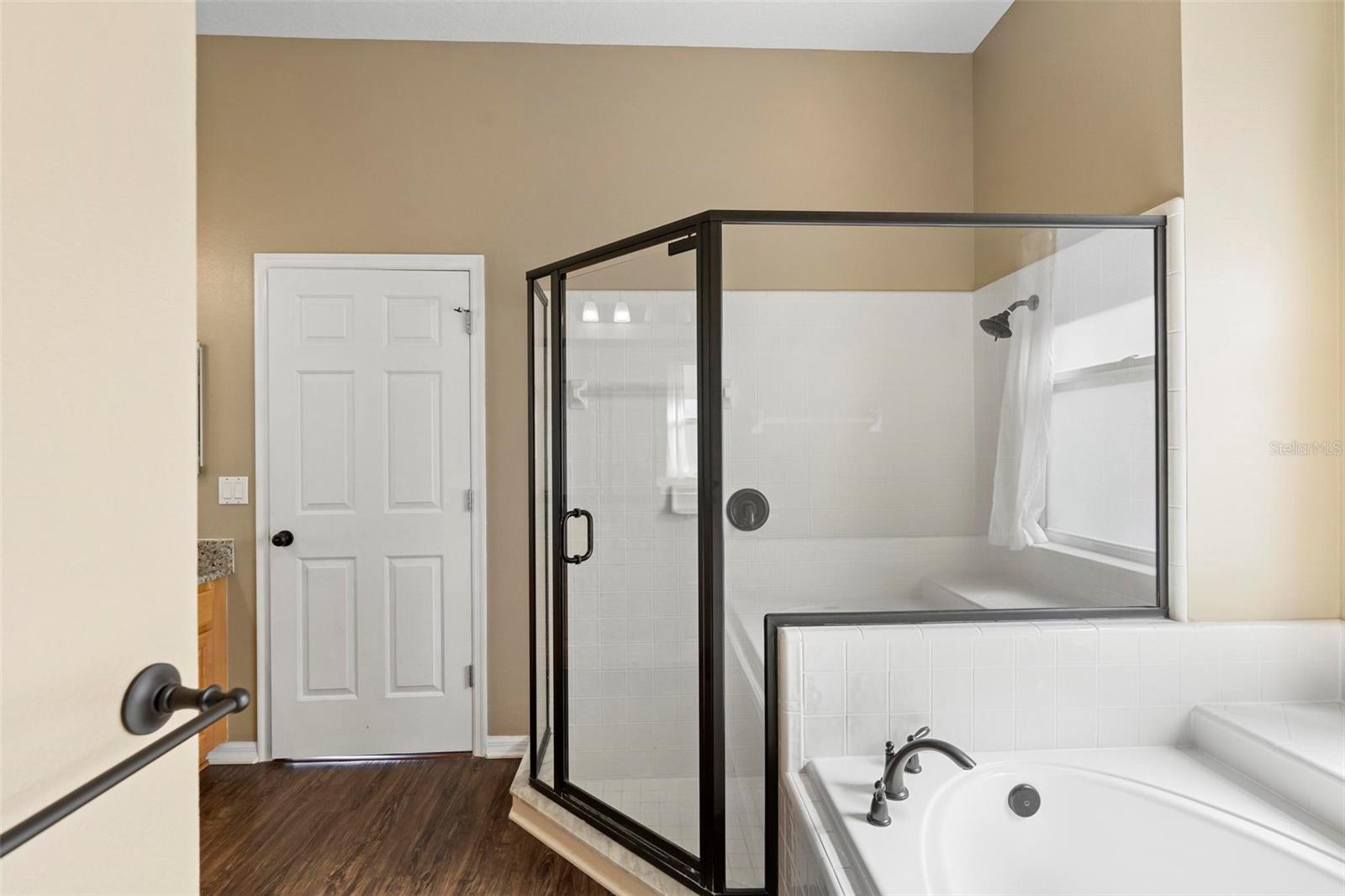 829 LAKEWORTH CIR