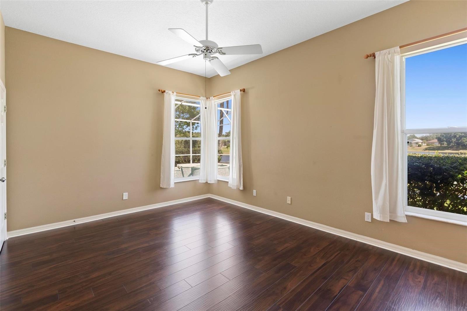 829 LAKEWORTH CIR