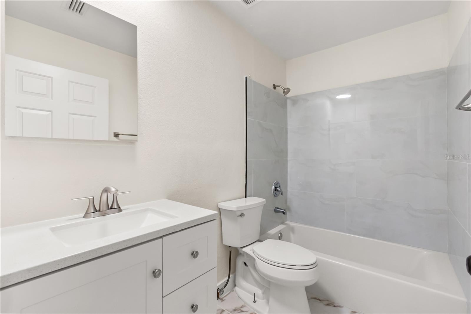 4038 VERSAILLES DR #4038C