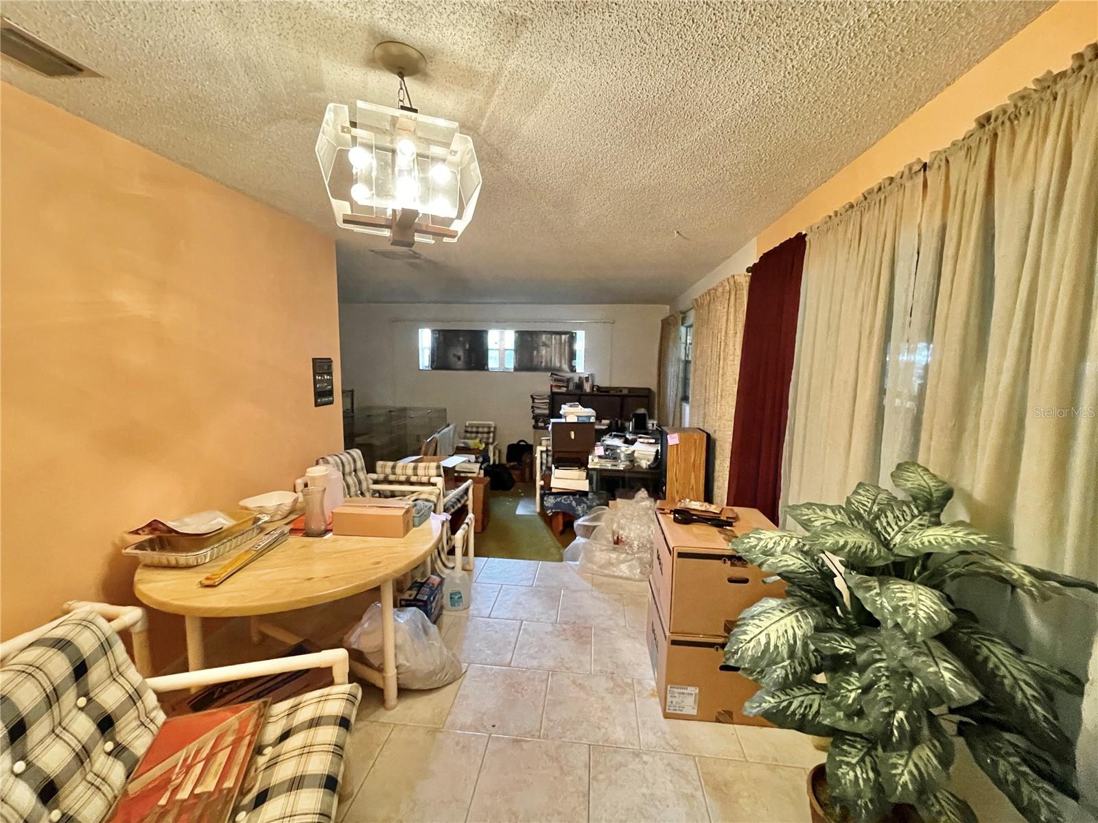 622 SPRING OAKS BLVD