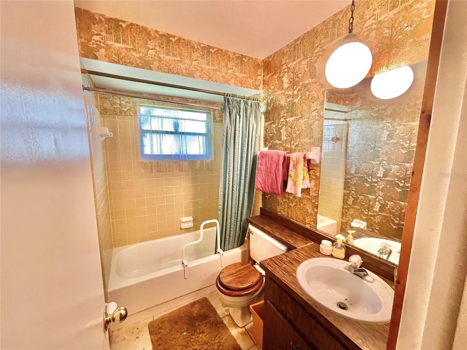 622 SPRING OAKS BLVD