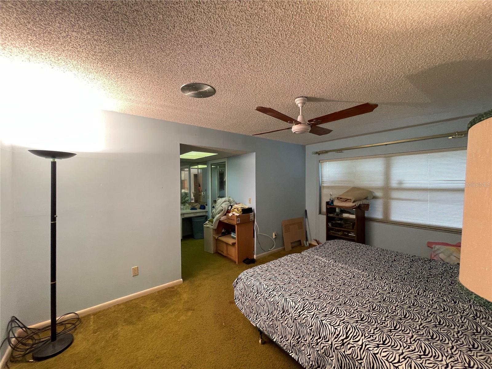 622 SPRING OAKS BLVD