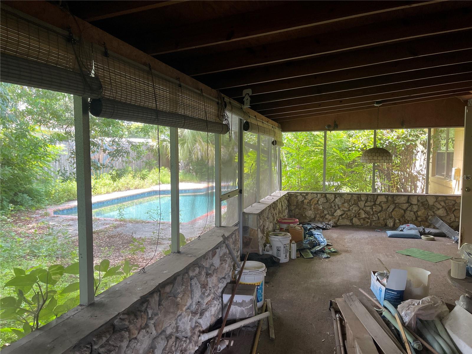 622 SPRING OAKS BLVD