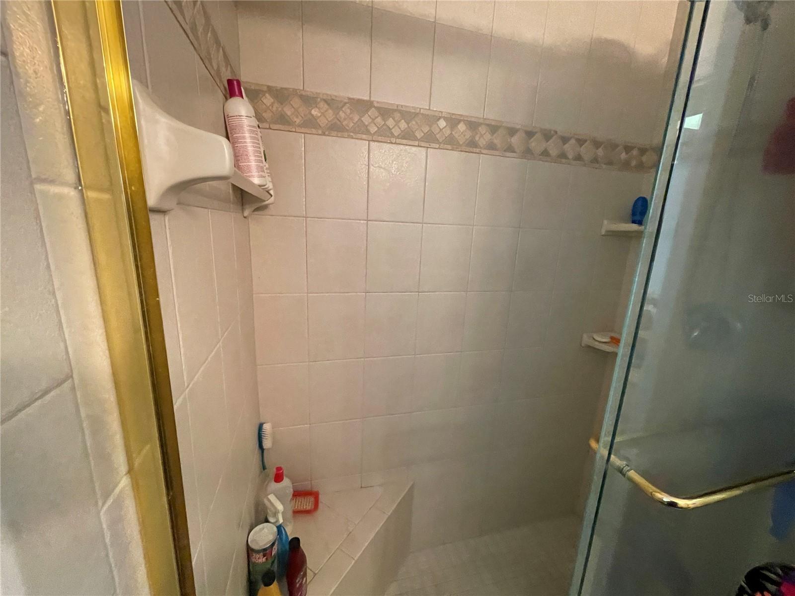 622 SPRING OAKS BLVD