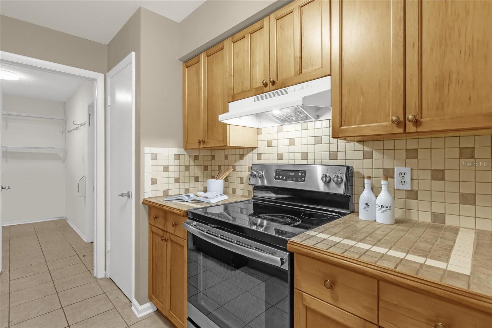 1108 HENRY BALCH DR