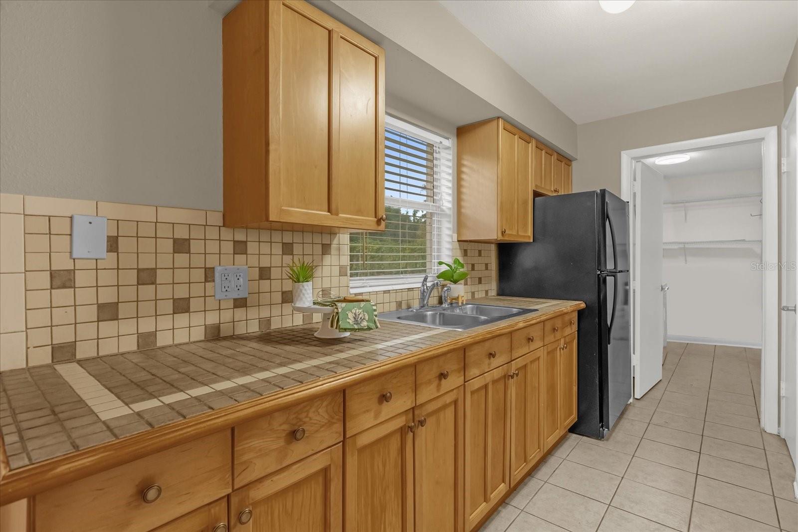 1108 HENRY BALCH DR