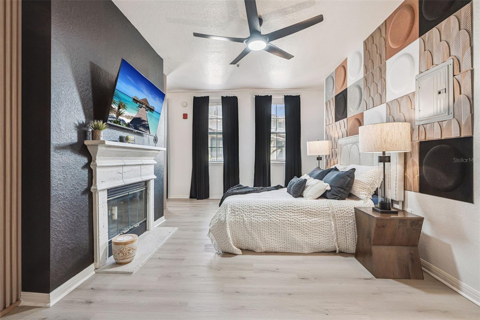 911 N ORANGE AVE #548