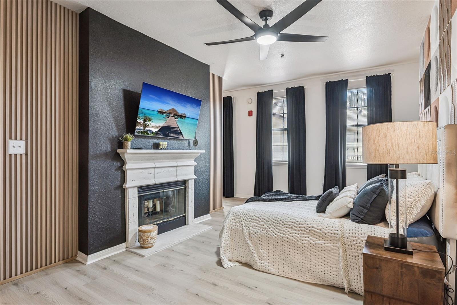 911 N ORANGE AVE #548