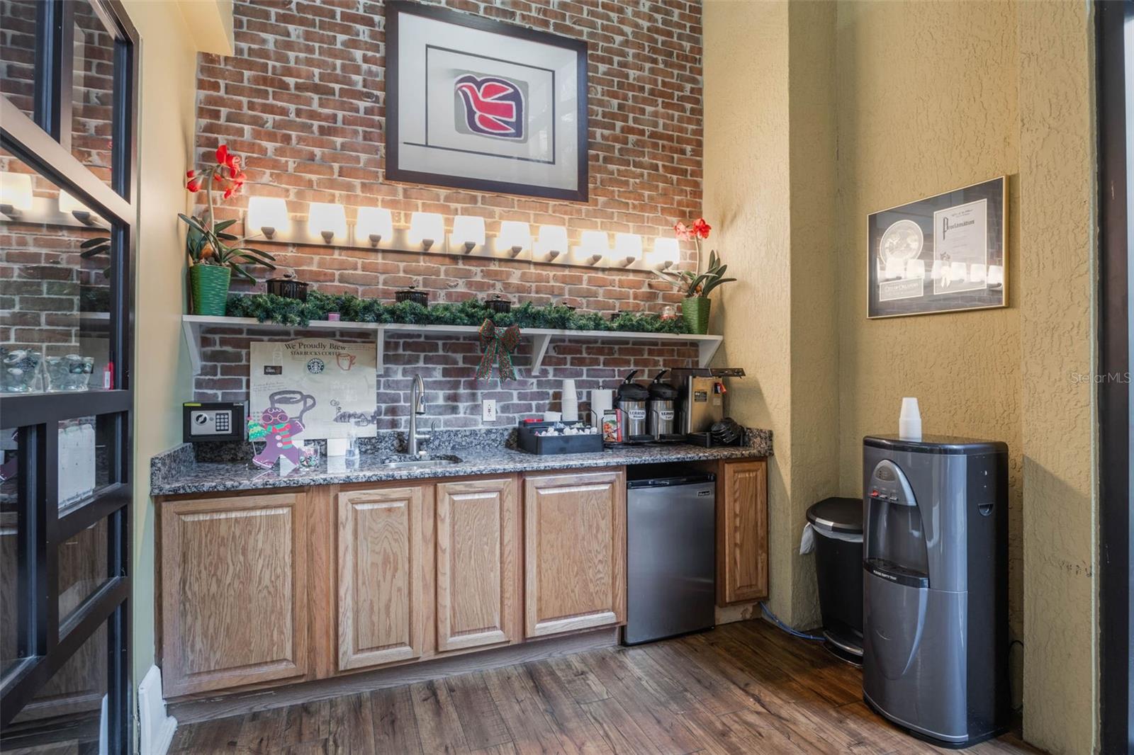 911 N ORANGE AVE #548