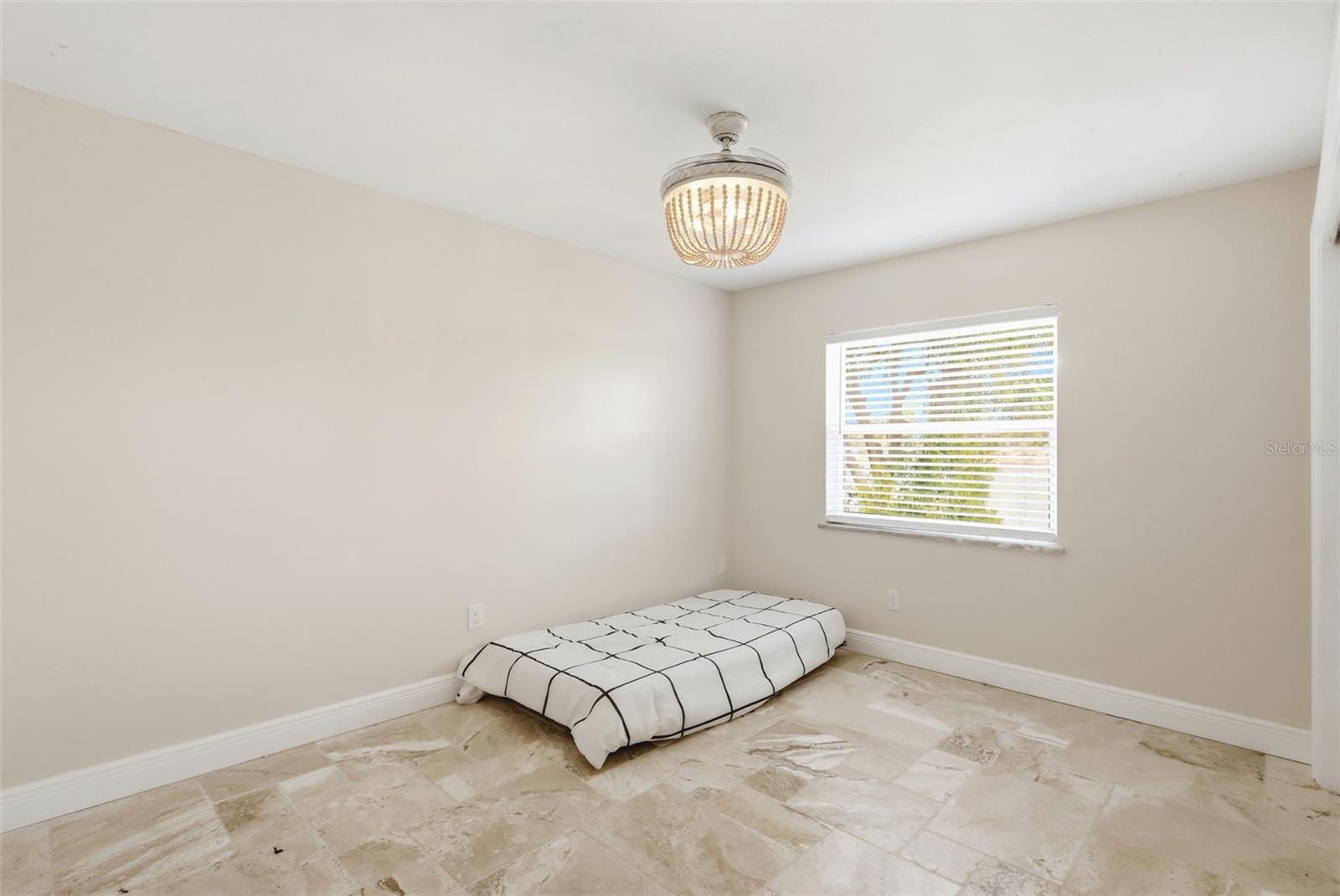 114 SHERIDAN AVE