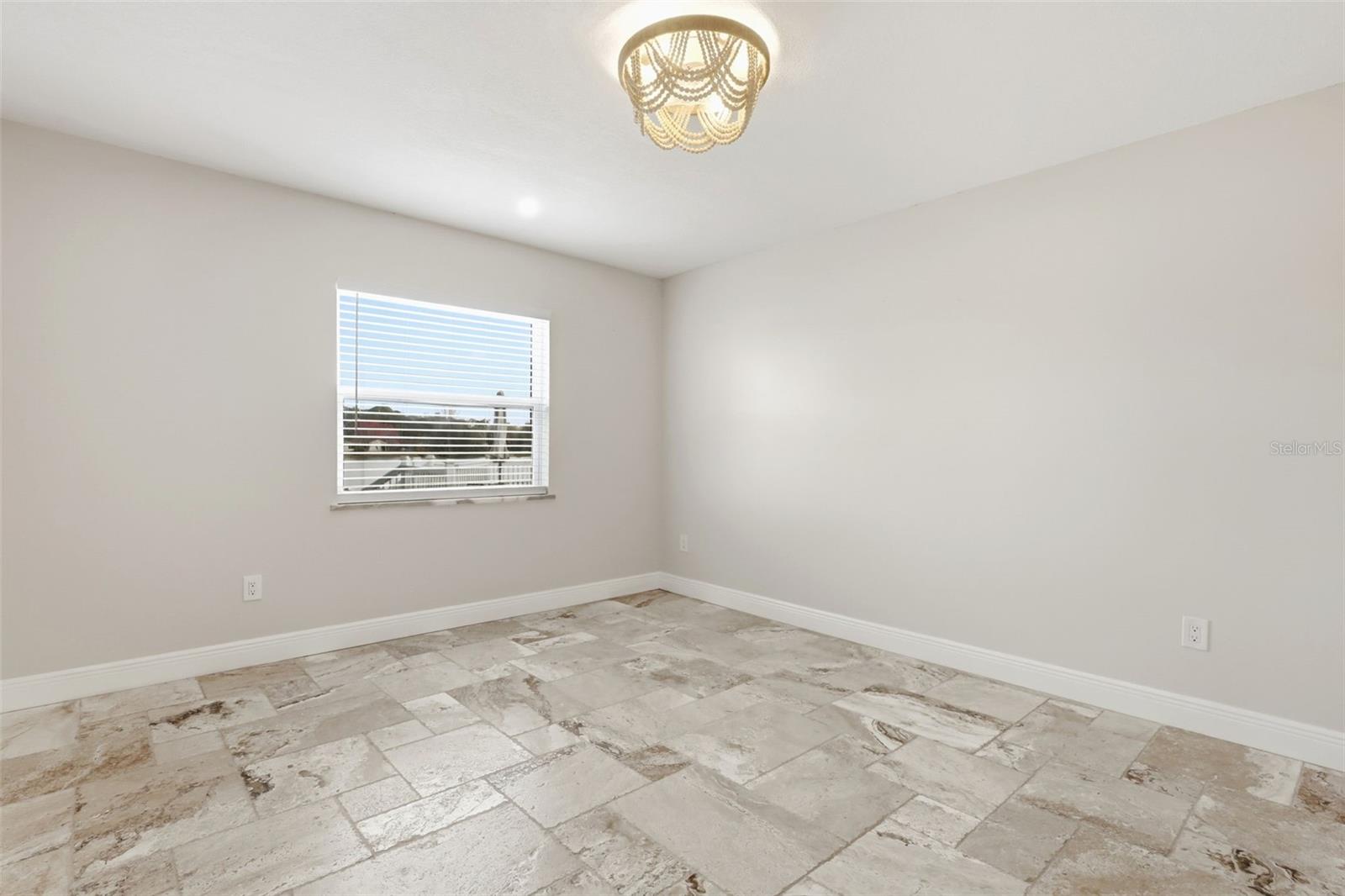 114 SHERIDAN AVE