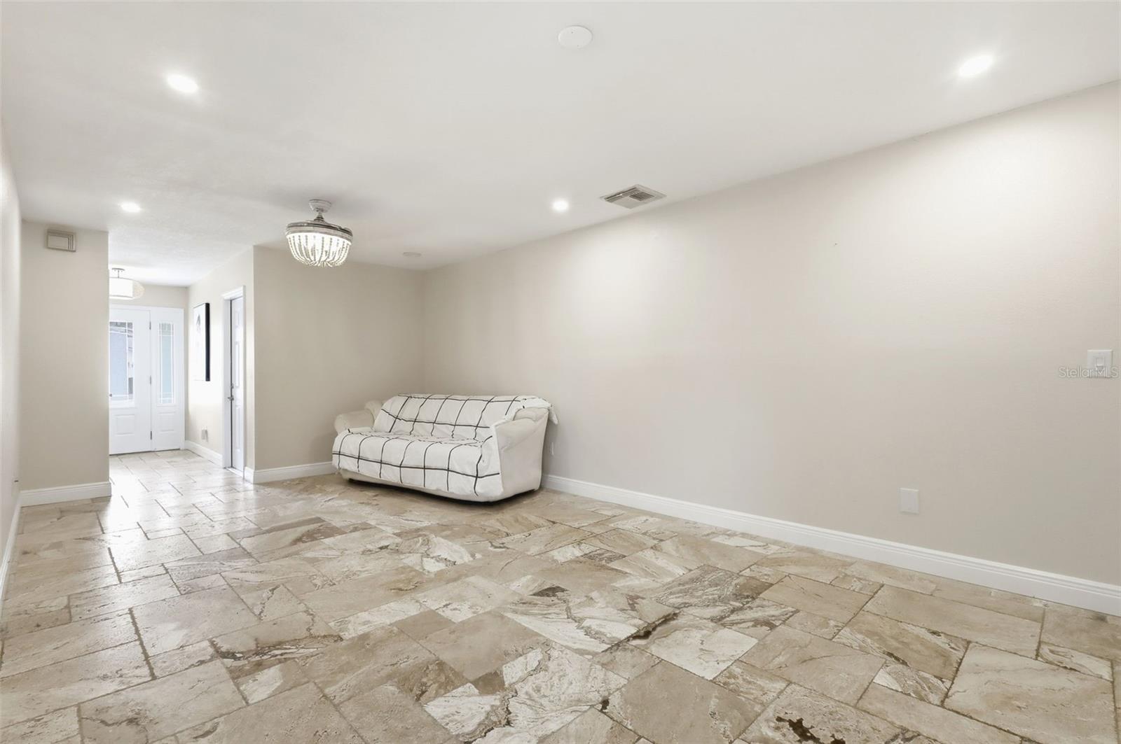 114 SHERIDAN AVE