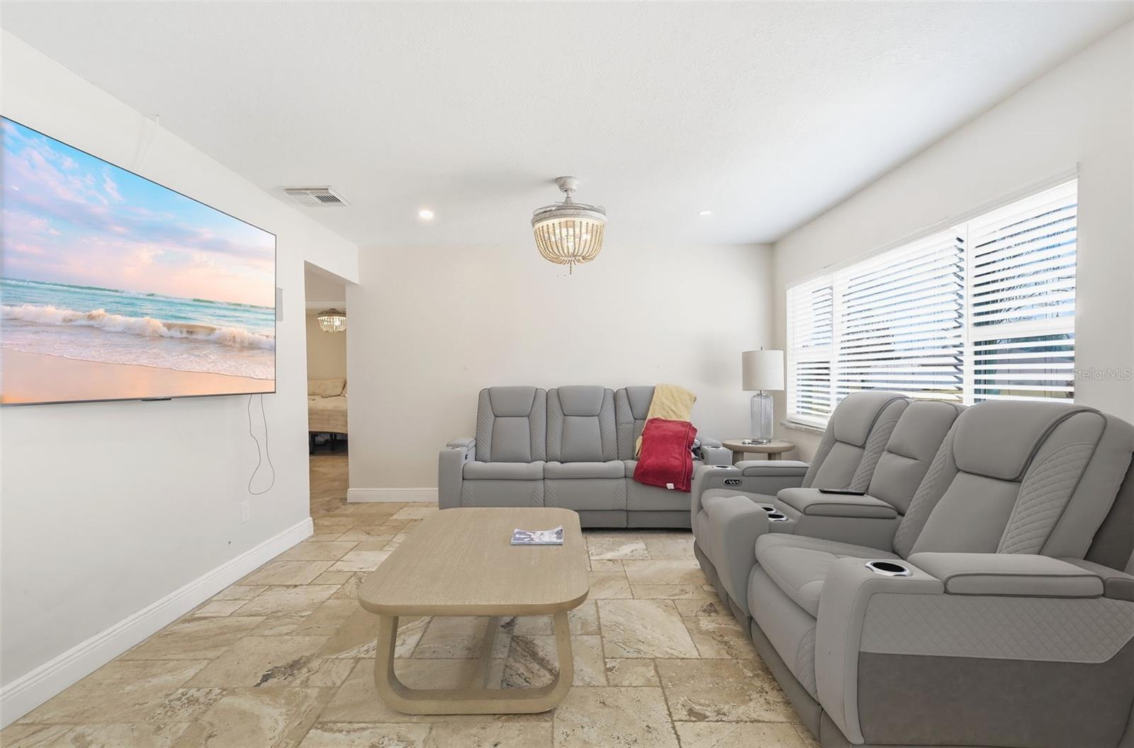 114 SHERIDAN AVE