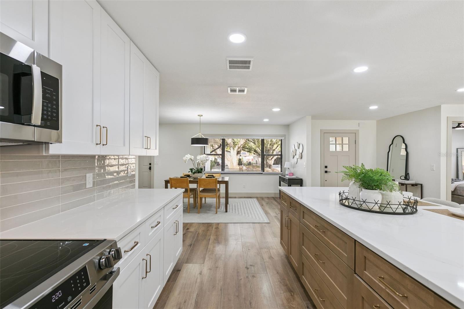 622 SPRING OAKS BLVD