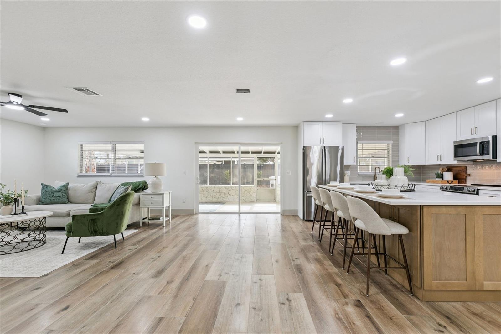 622 SPRING OAKS BLVD