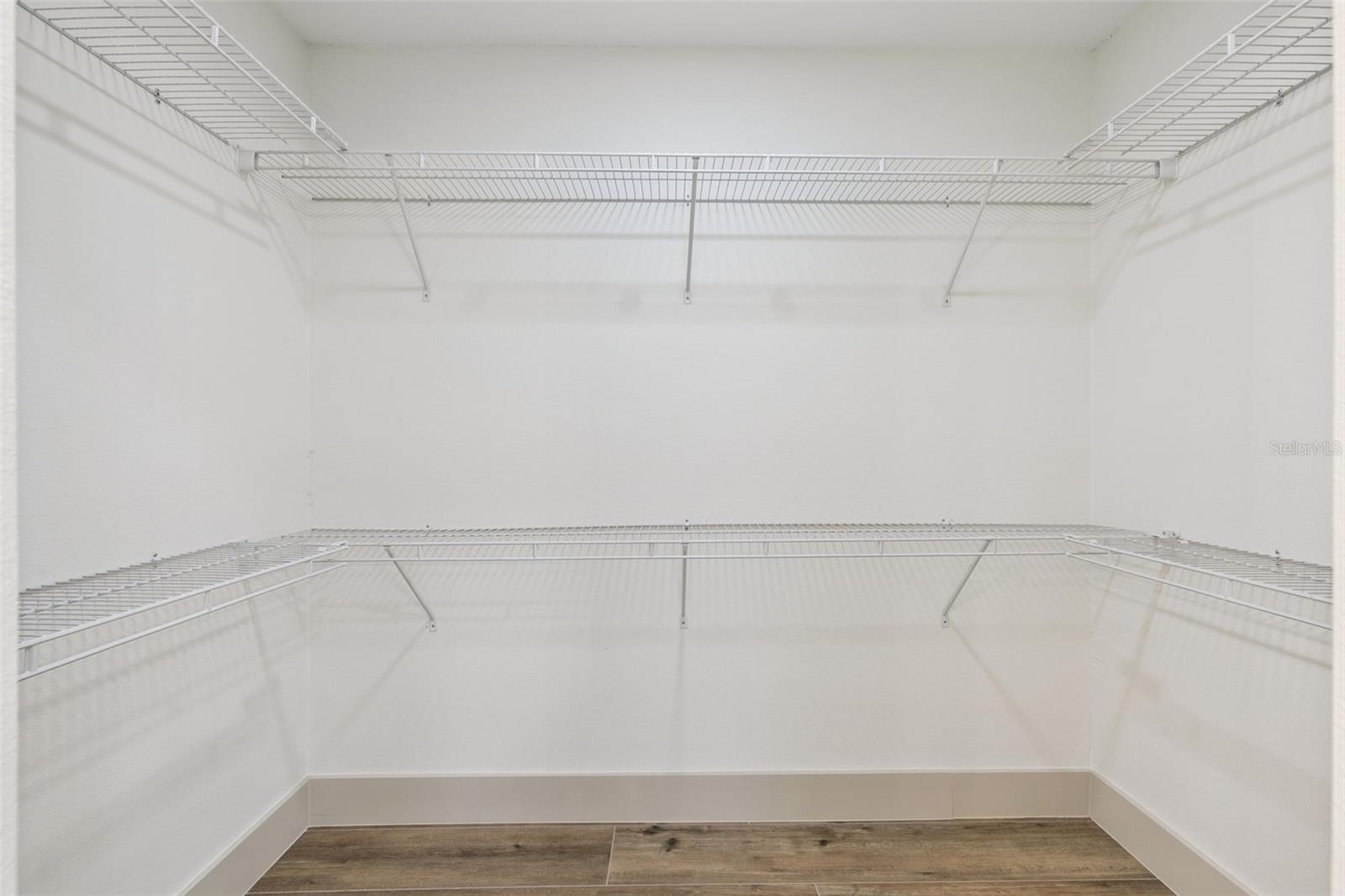 622 SPRING OAKS BLVD