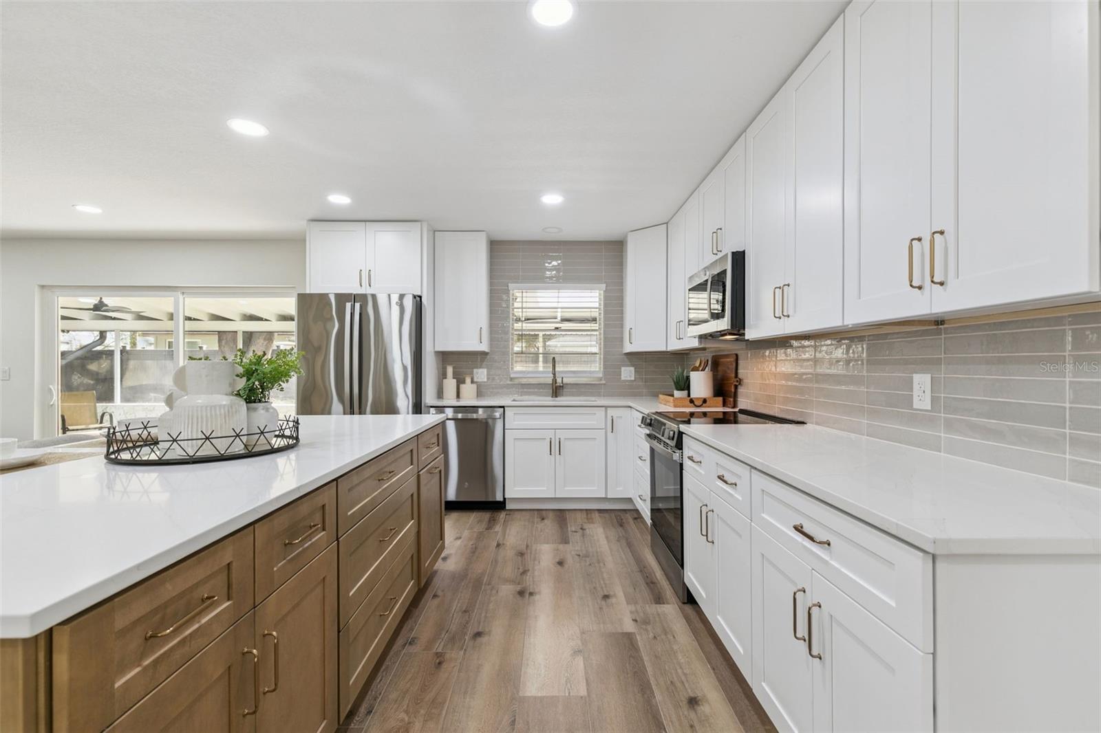 622 SPRING OAKS BLVD