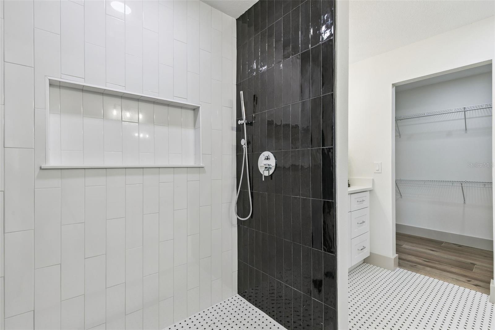 622 SPRING OAKS BLVD