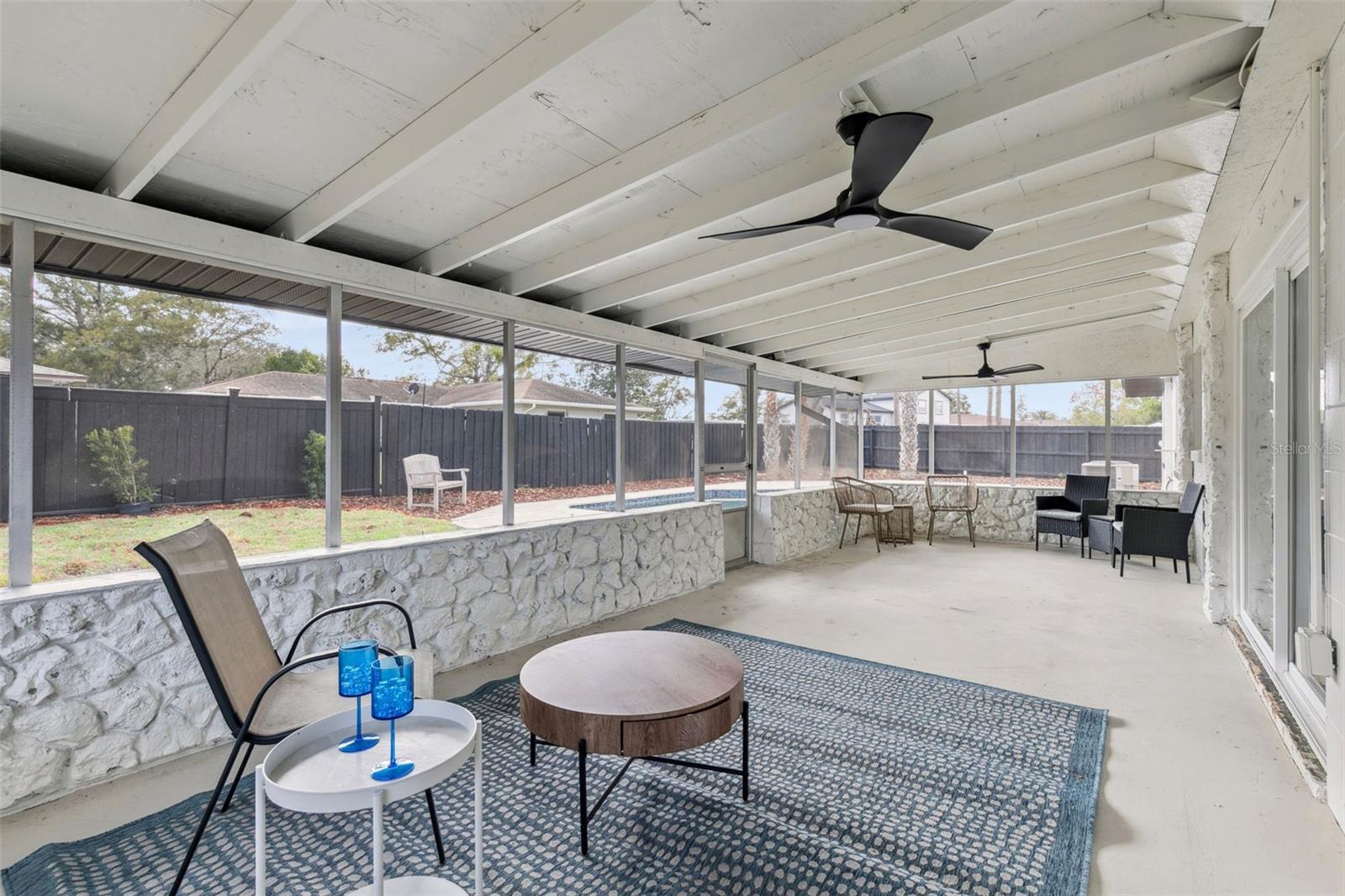 622 SPRING OAKS BLVD