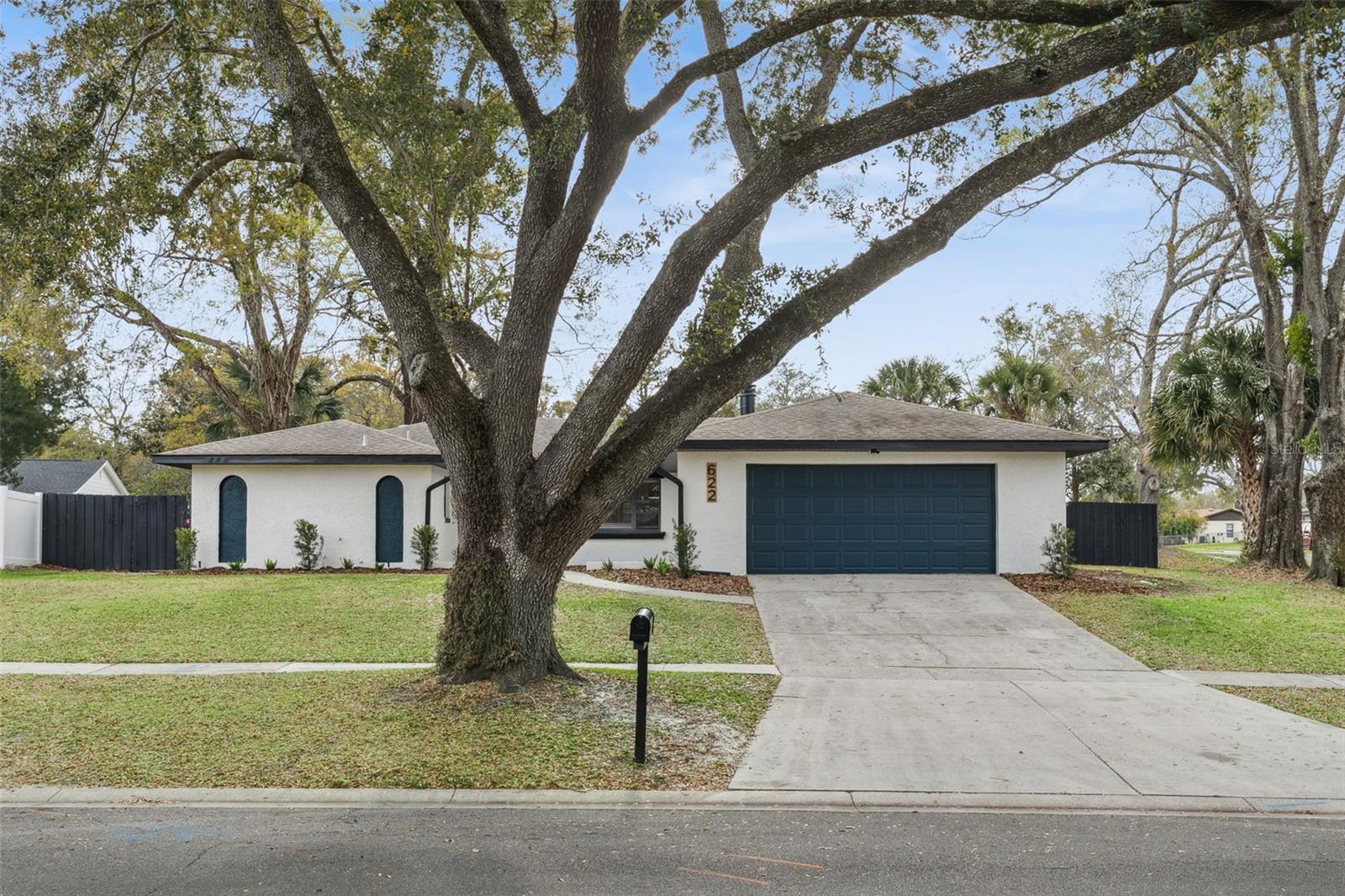 622 SPRING OAKS BLVD