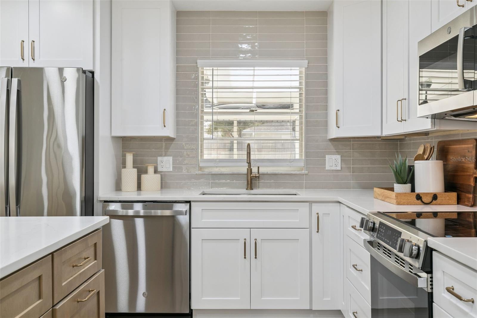 622 SPRING OAKS BLVD