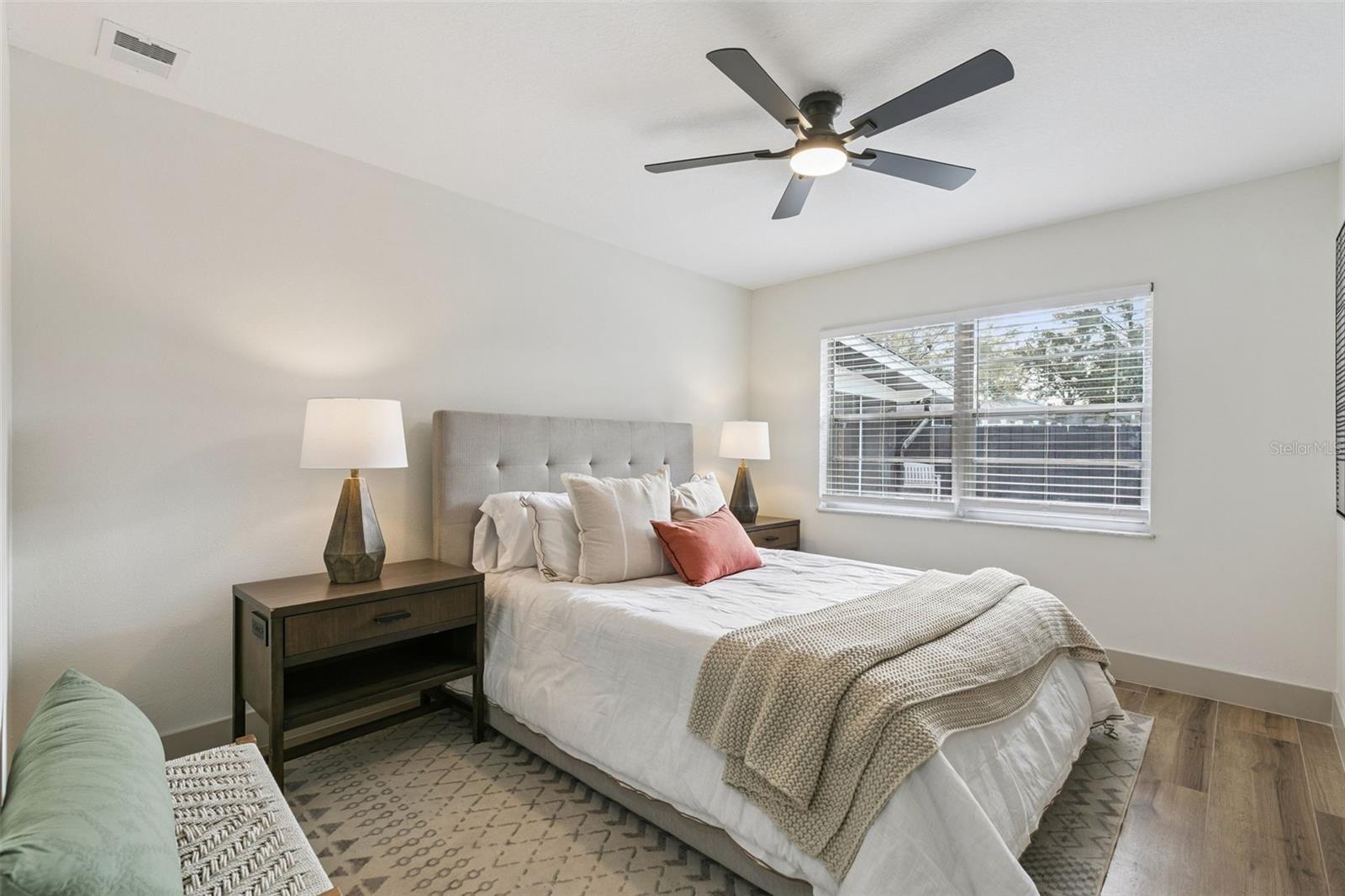 622 SPRING OAKS BLVD