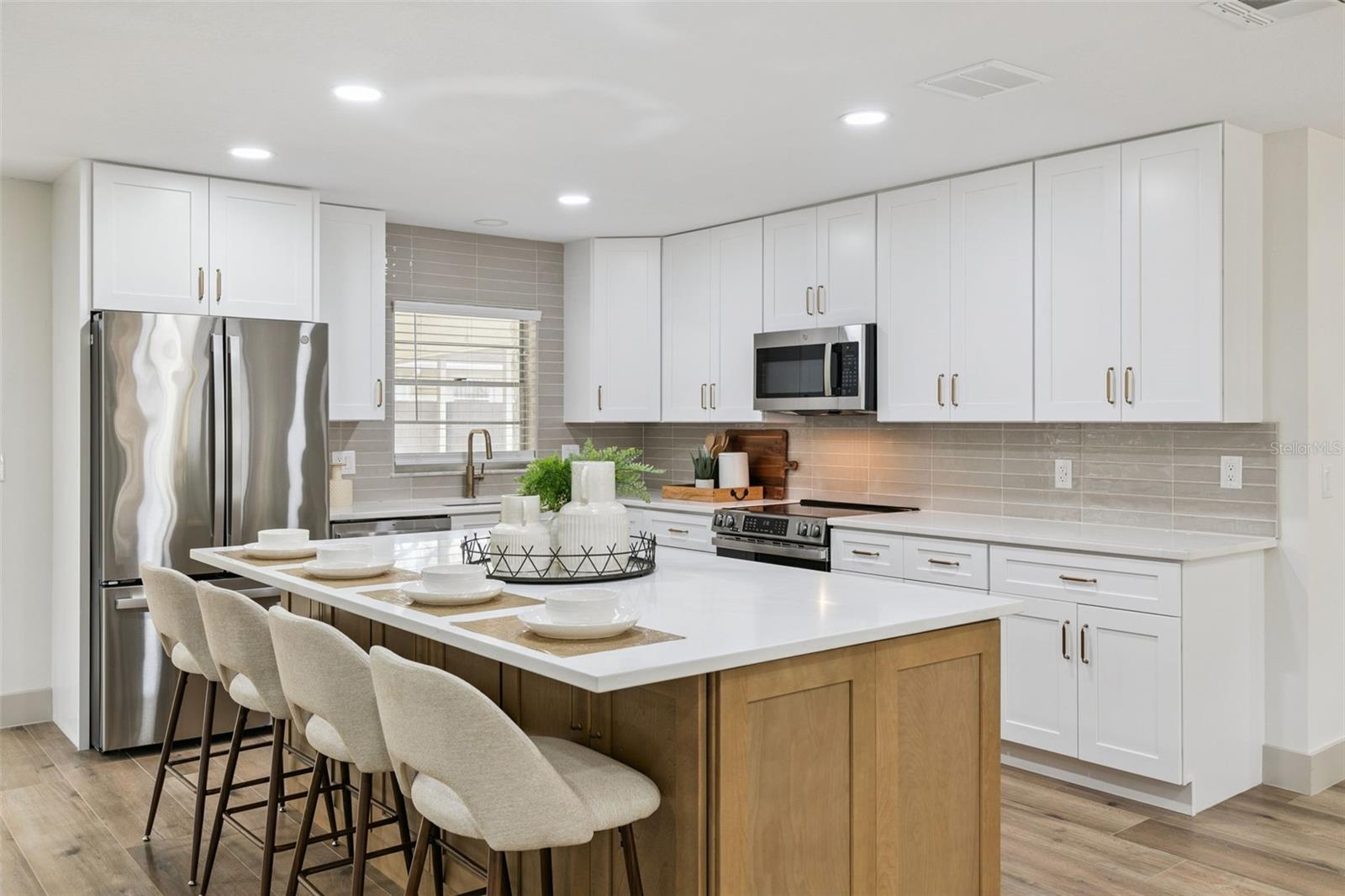 622 SPRING OAKS BLVD