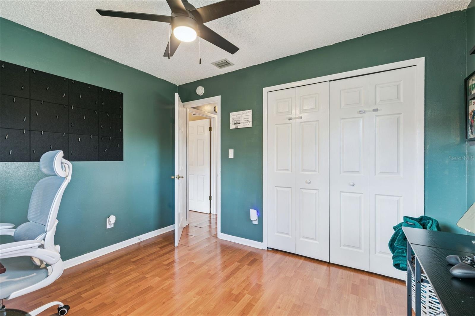 102 N SILVER CLUSTER CT