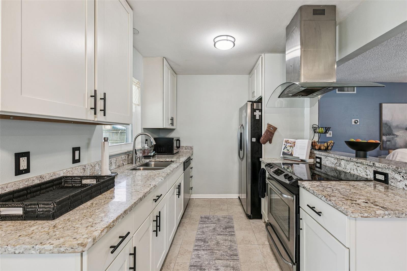 102 N SILVER CLUSTER CT