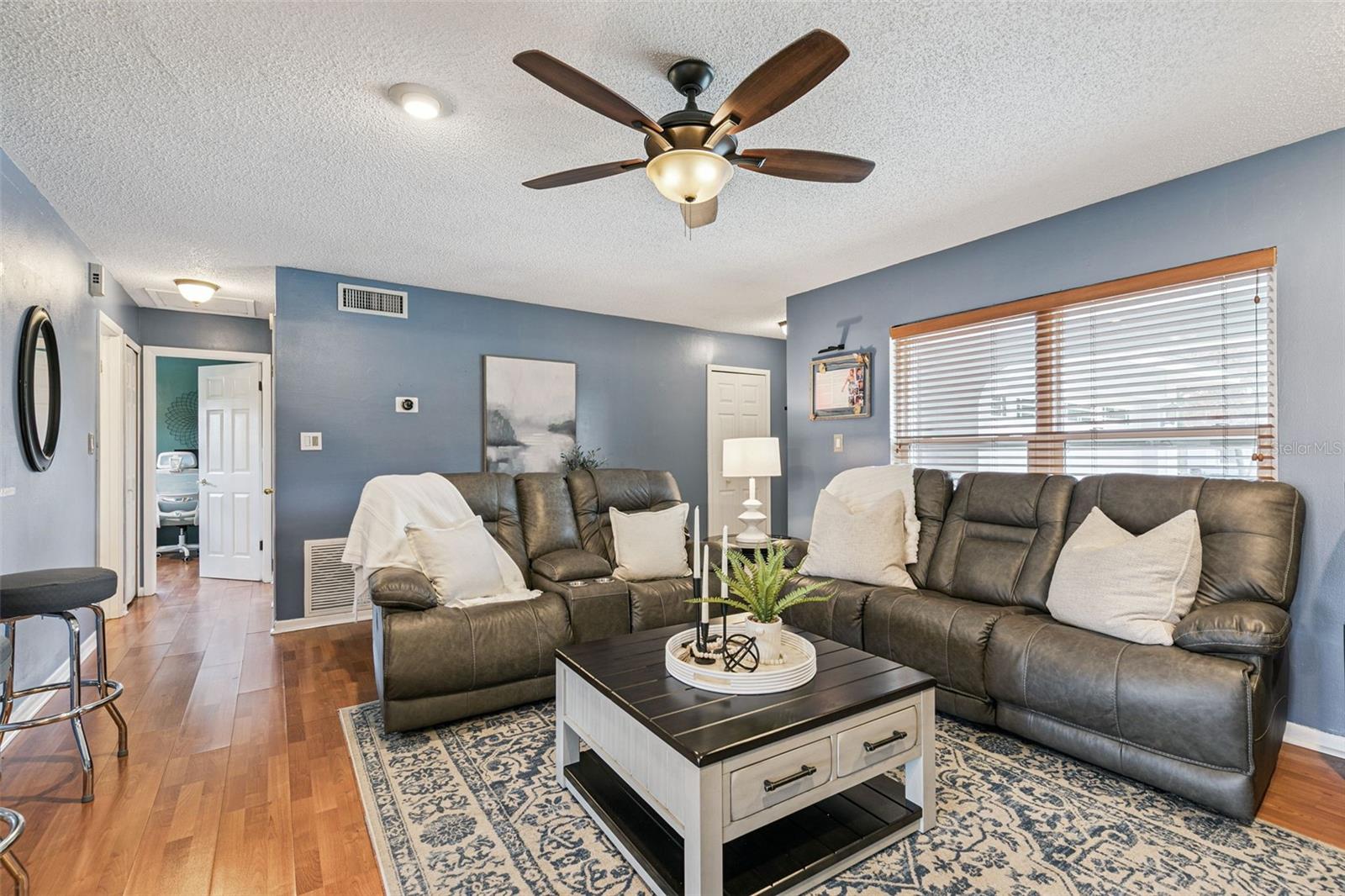 102 N SILVER CLUSTER CT