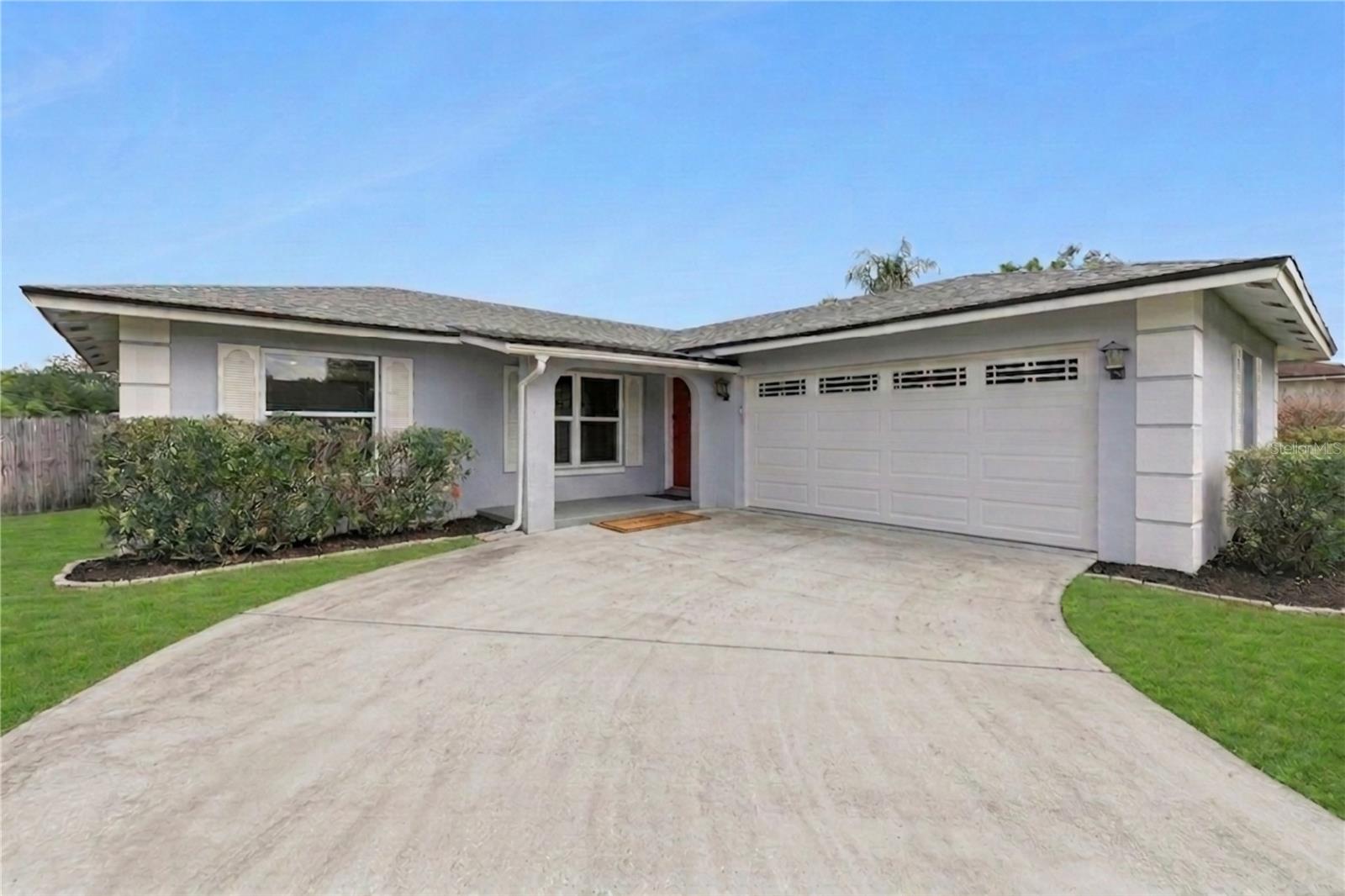 102 N SILVER CLUSTER CT