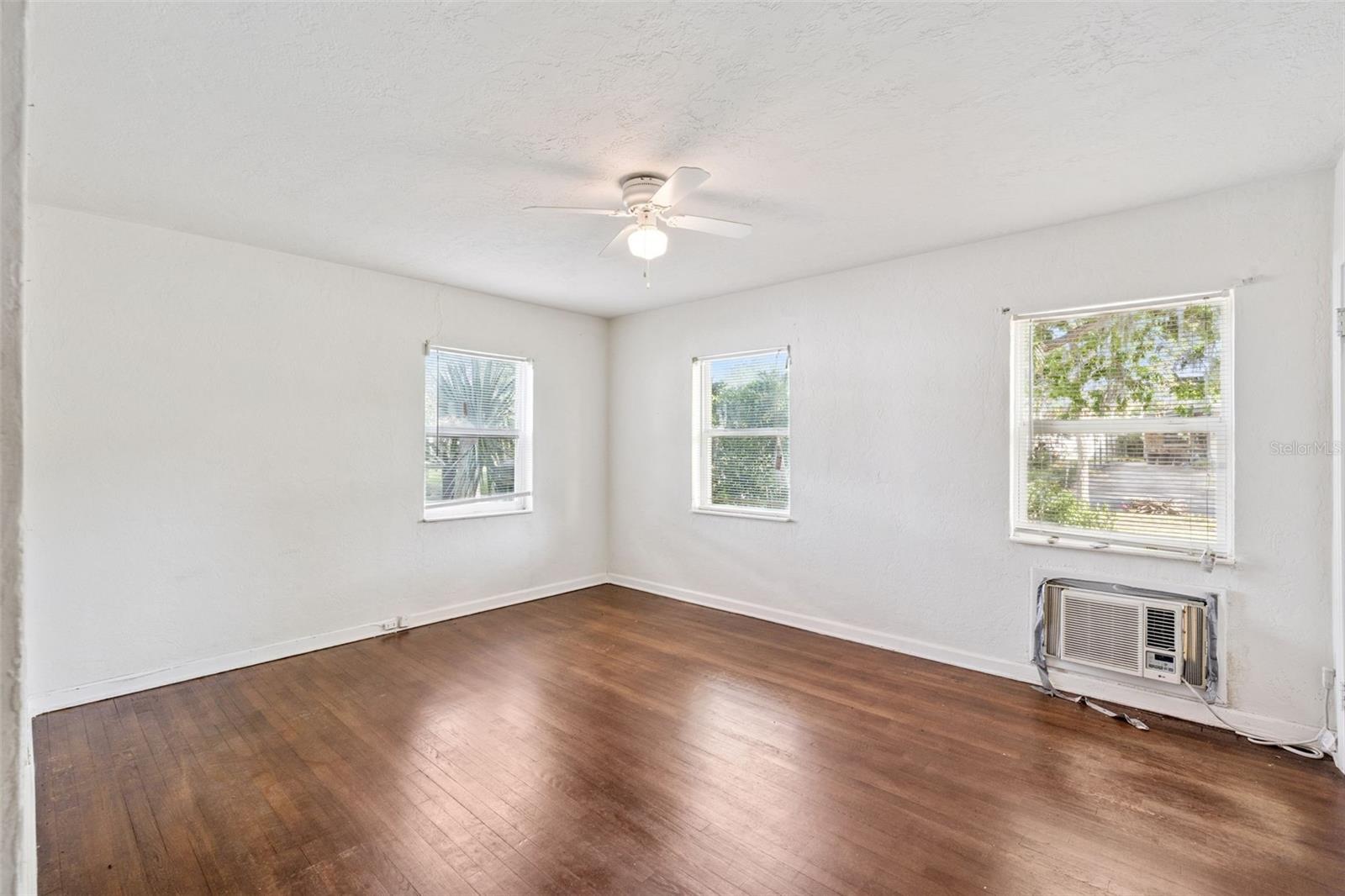 2015 BUCKMINSTER CIR