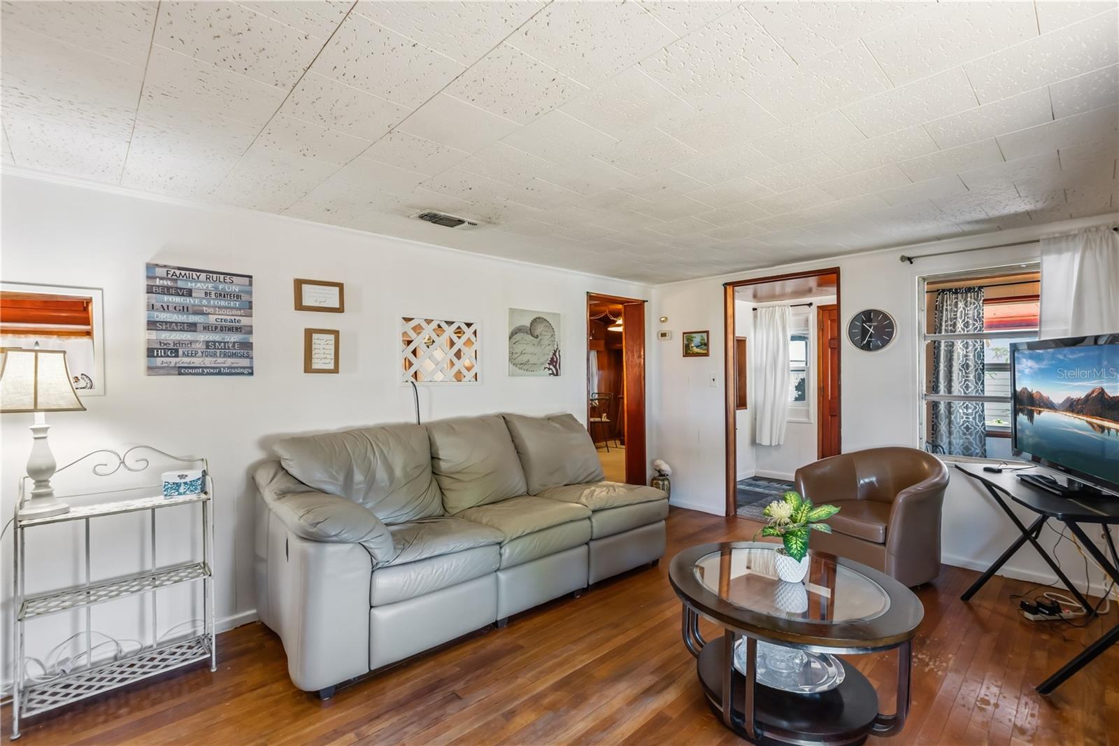 1520 PARK DR