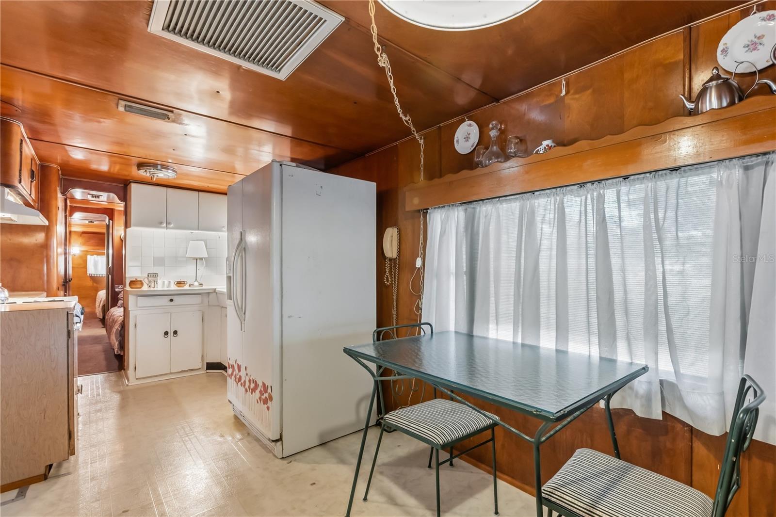 1520 PARK DR