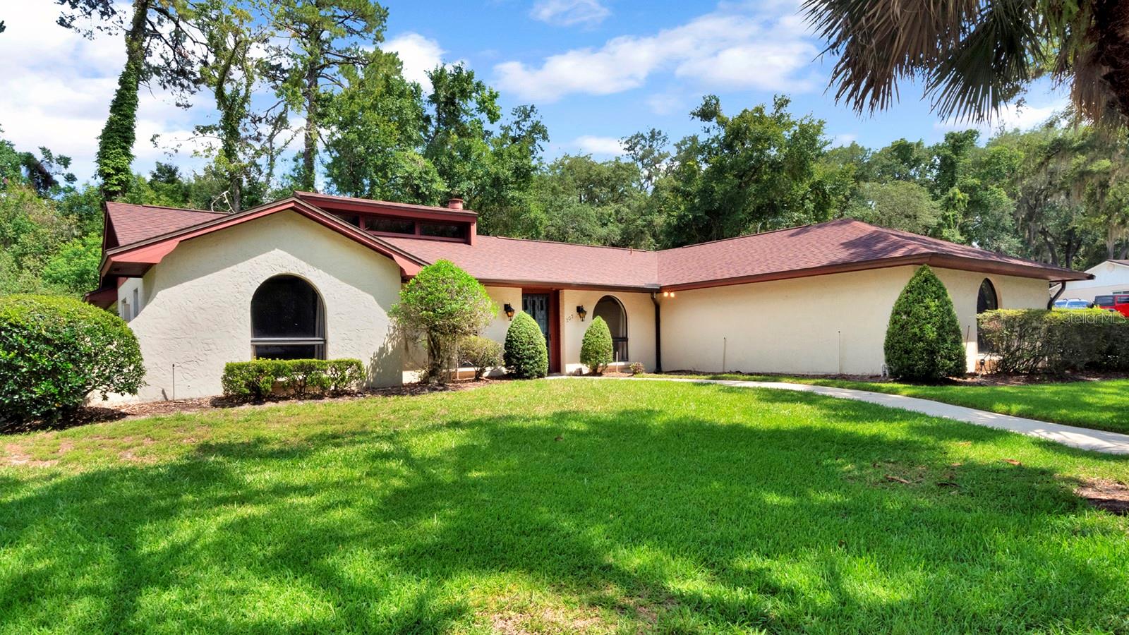 207 LONESOME PINE DR