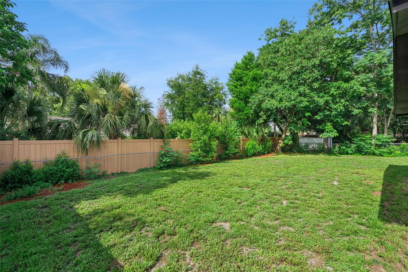 370 SULTANA LN