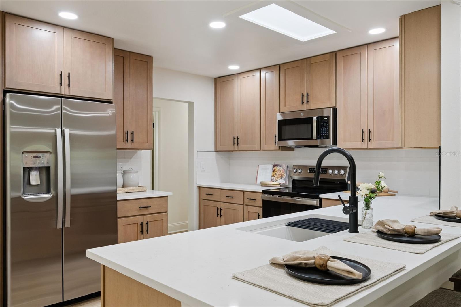 370 SULTANA LN