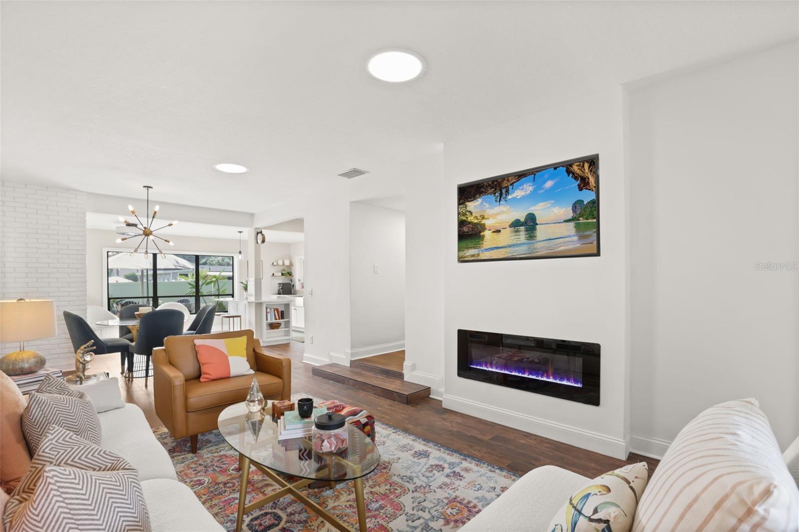 1562 ARBOR PARK DR