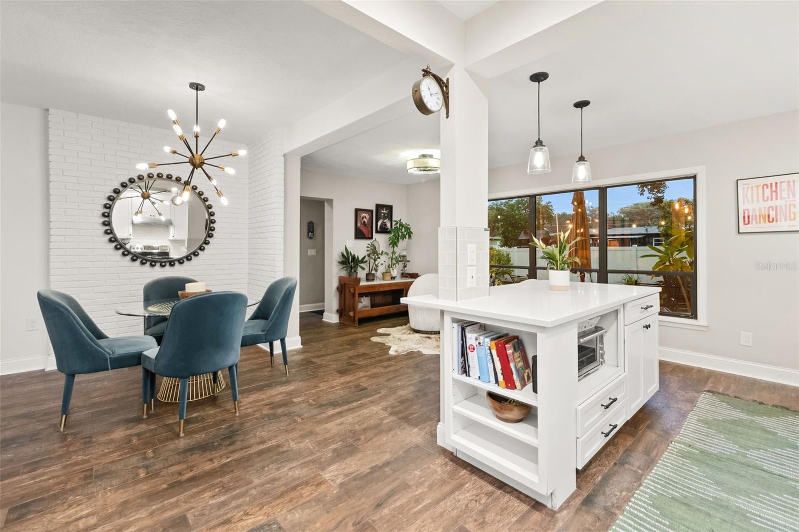 1562 ARBOR PARK DR
