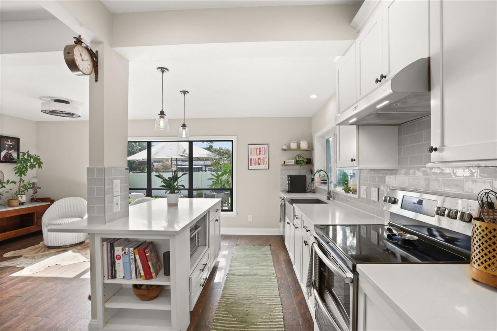 1562 ARBOR PARK DR