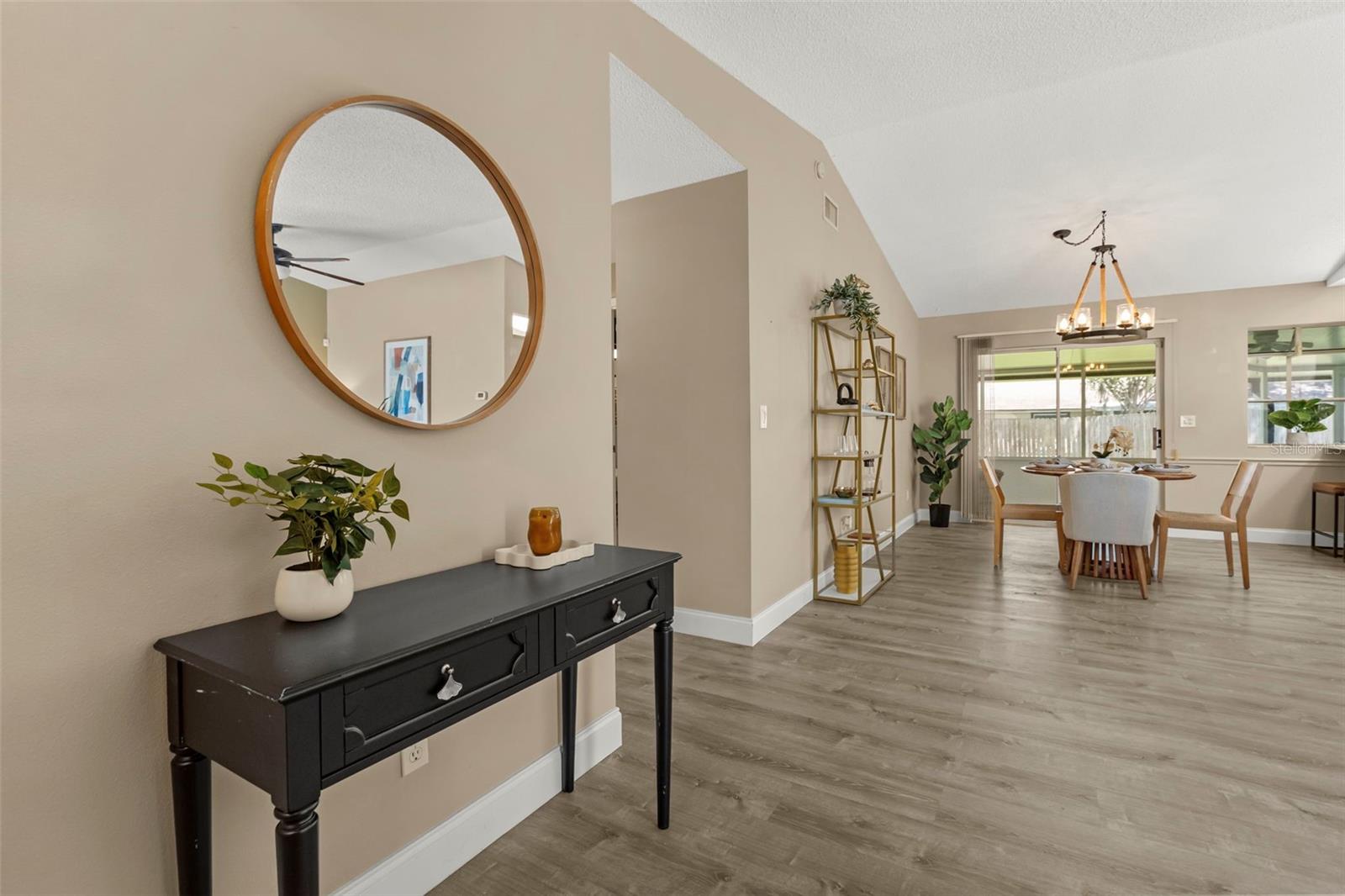 121 OAK RIDGE AVE