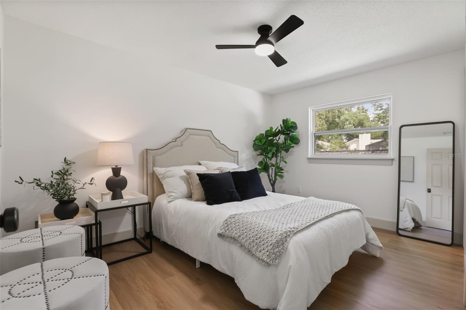 421 OAKHURST ST