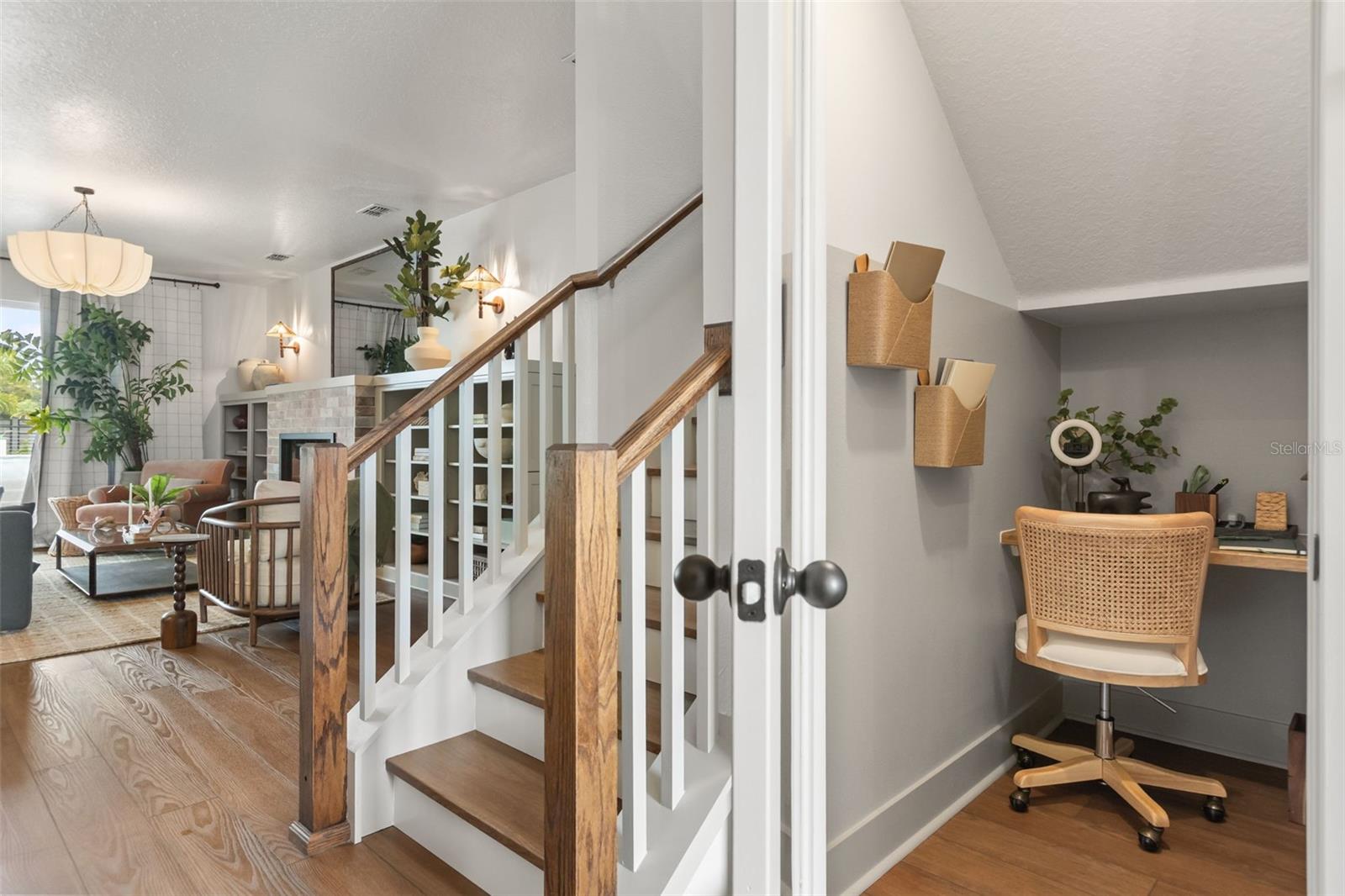 462 EMERALD GROVE DR
