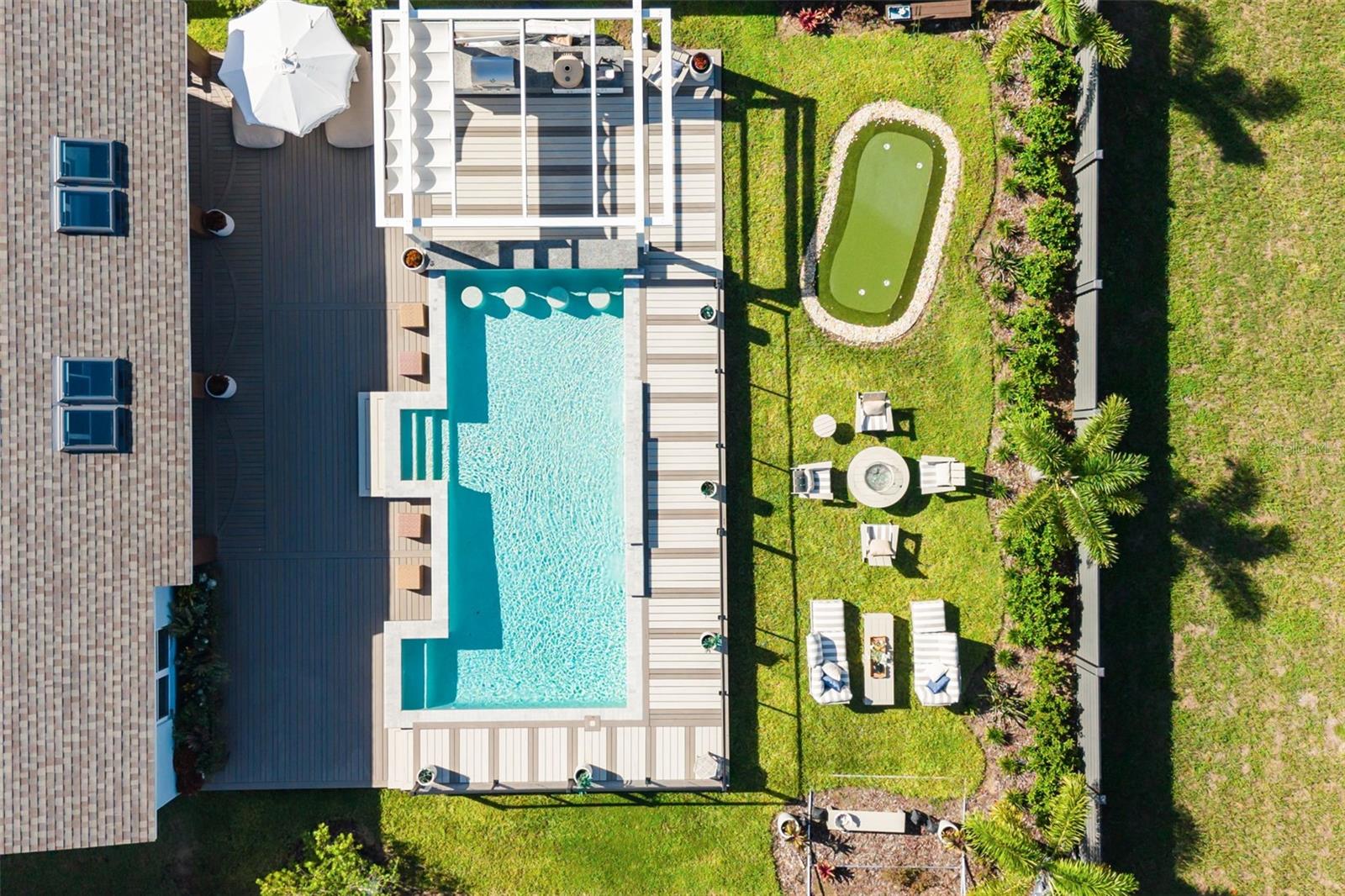 462 EMERALD GROVE DR