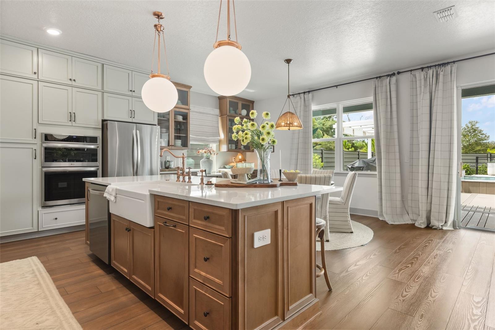 462 EMERALD GROVE DR