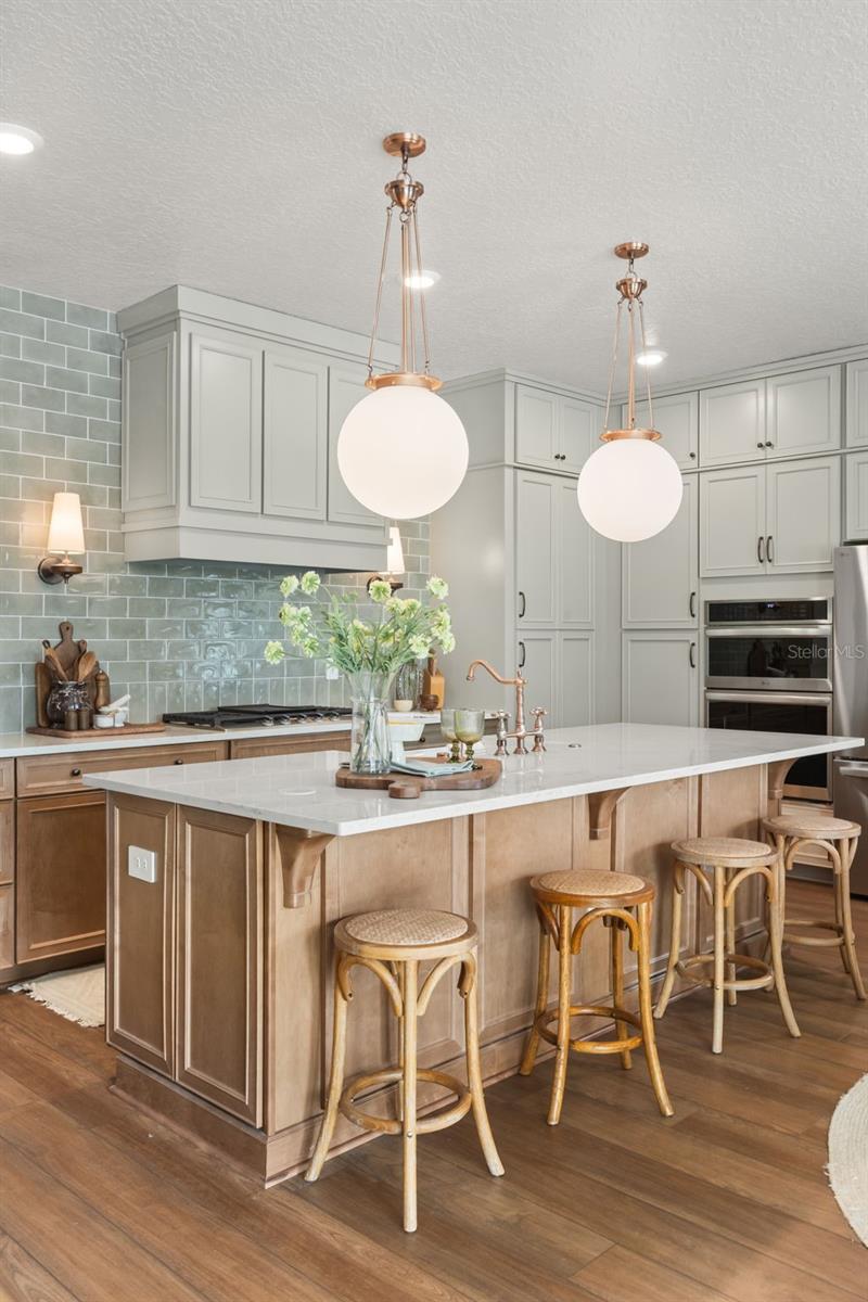 462 EMERALD GROVE DR