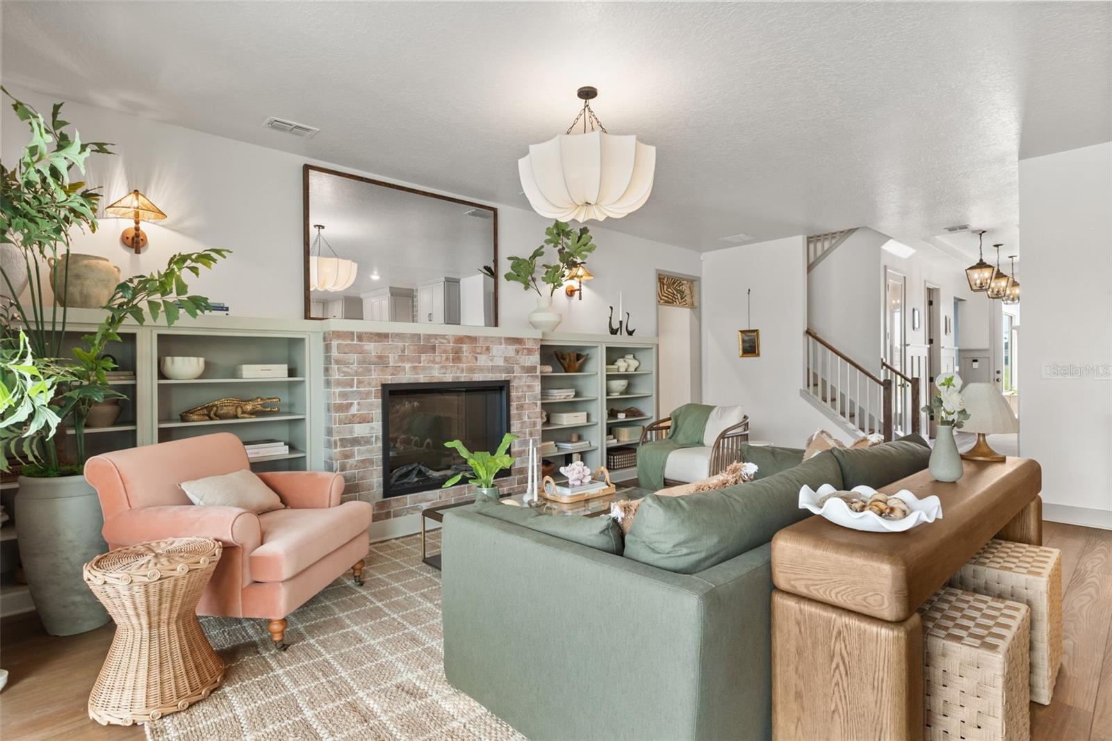 462 EMERALD GROVE DR