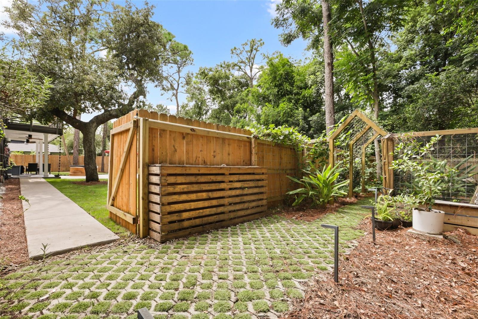 104 WILD FERN DR