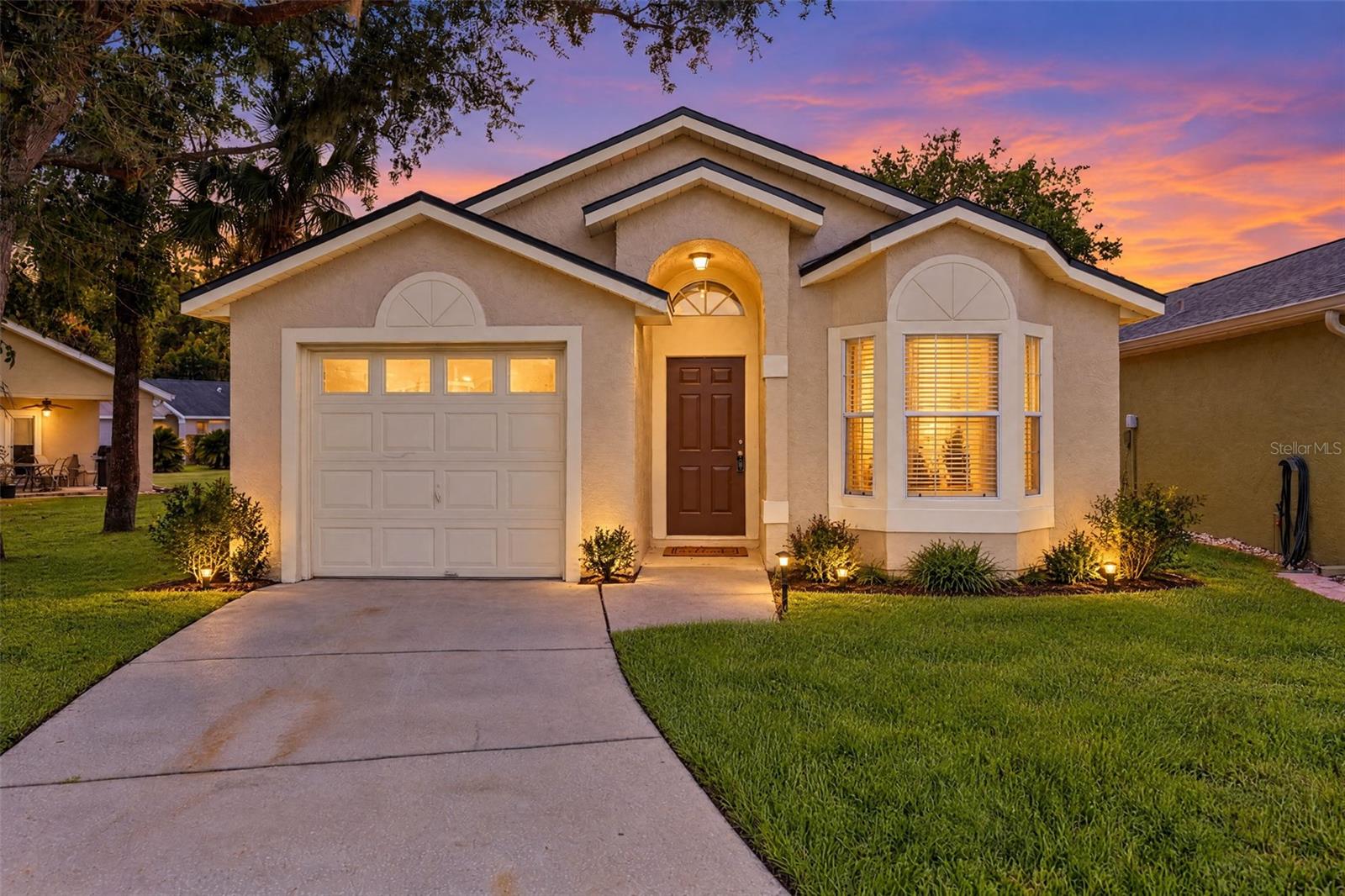 526 SEASONS CT